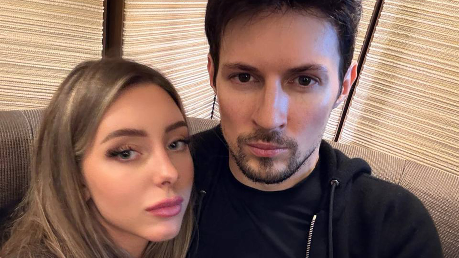 Павел Дуров и Юлия Вавилова завели козла