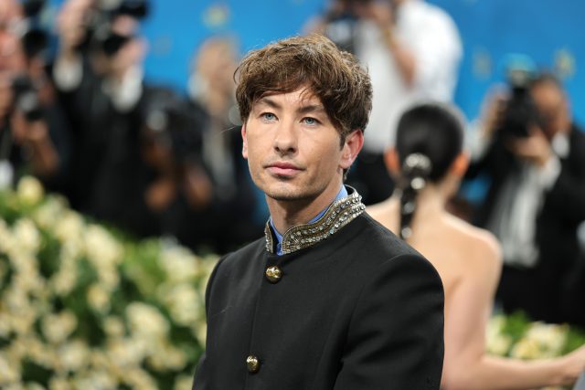 Актер Барри Кеоган заявил, что не выходит из дома из комментариев в Сети