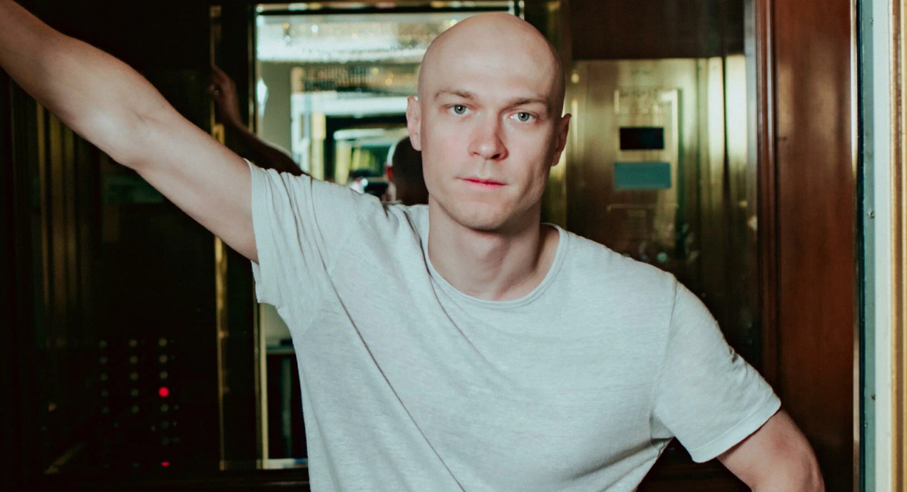 Юра Борисов стал самым обсуждаемым артистом в русскоязычных соцсетях