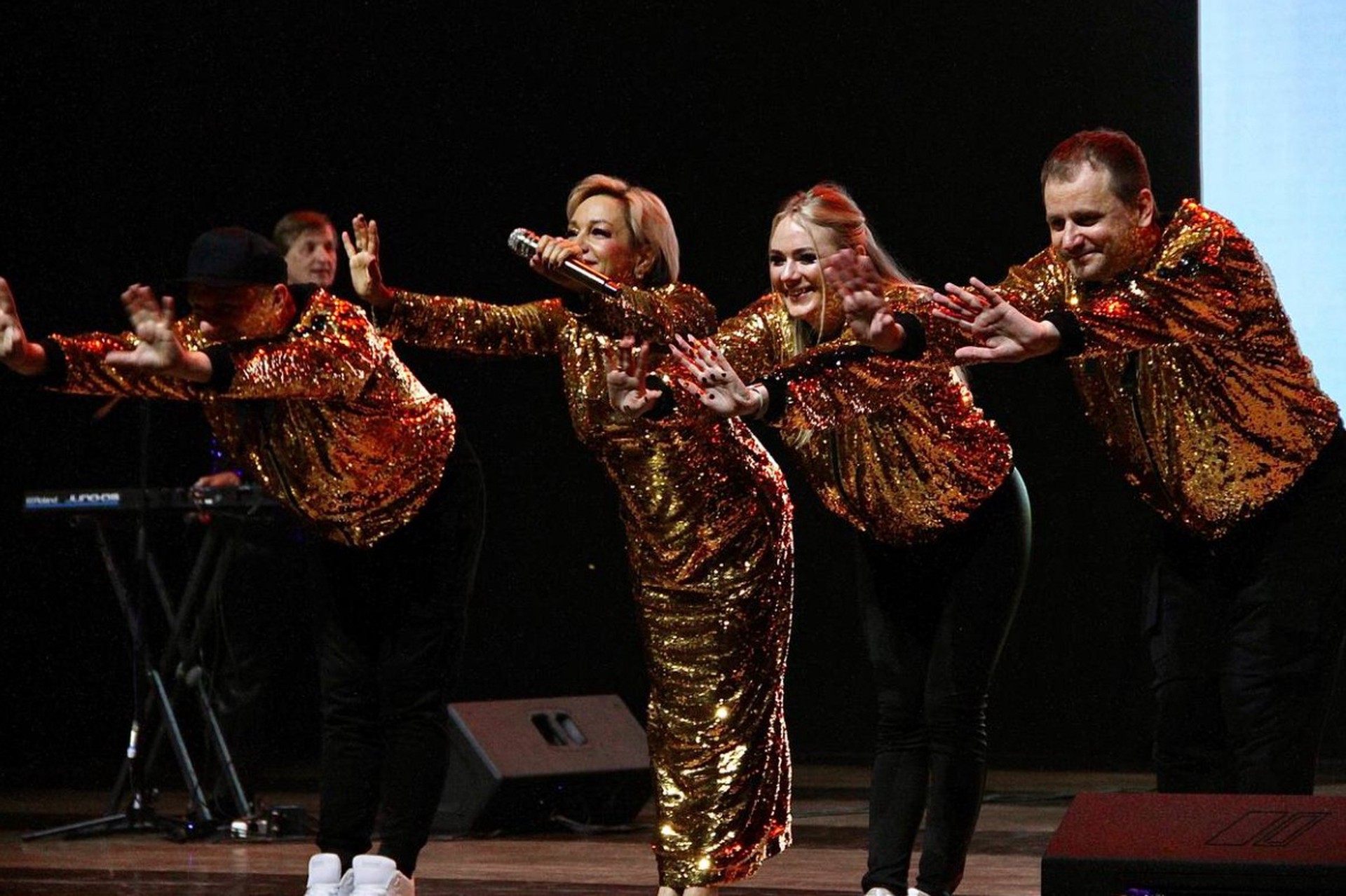 Татьяна Буланова представила своих новых танцовщиков