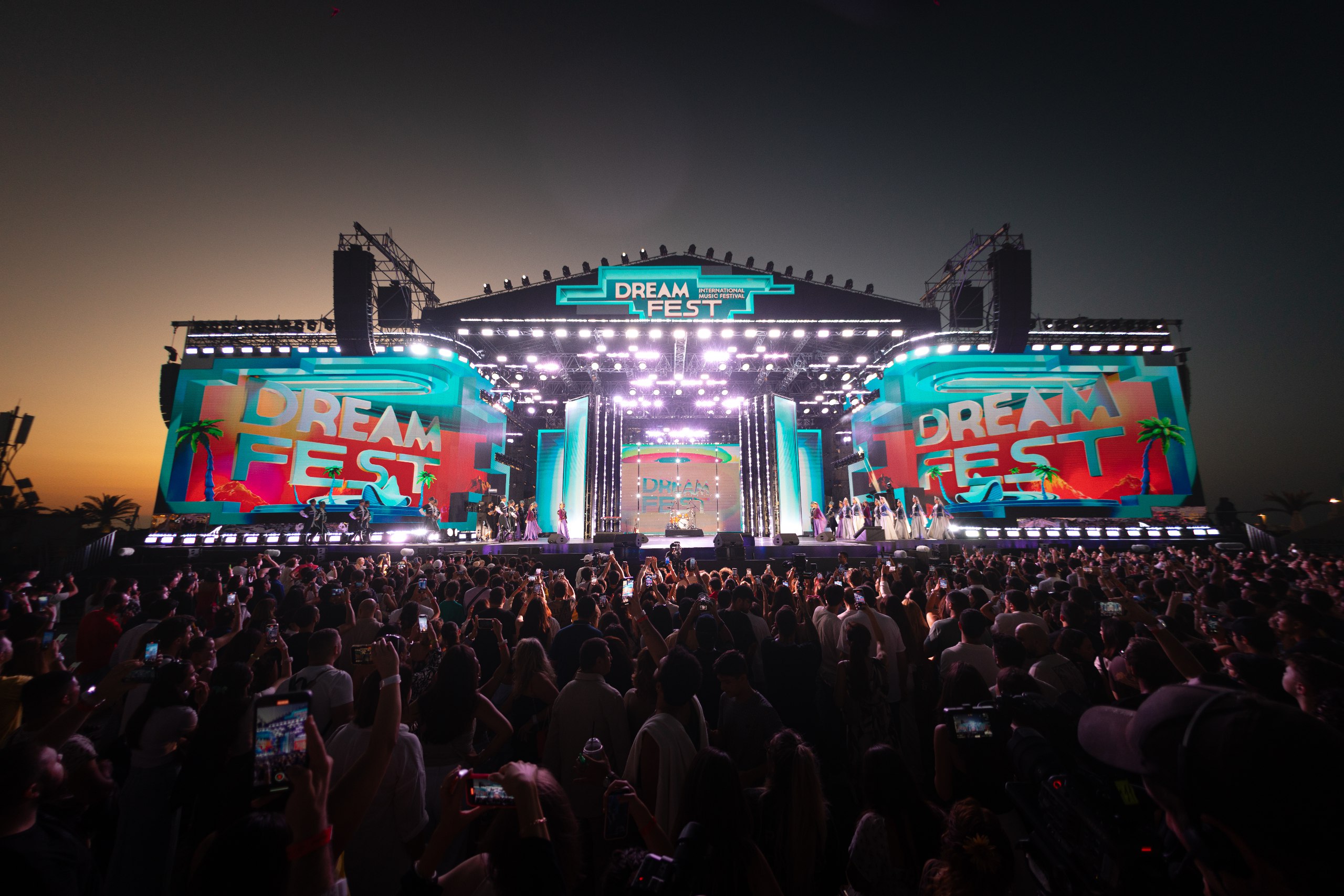 Привет, Баку: стартовал самый масштабный европейский фестиваль Dream Fest