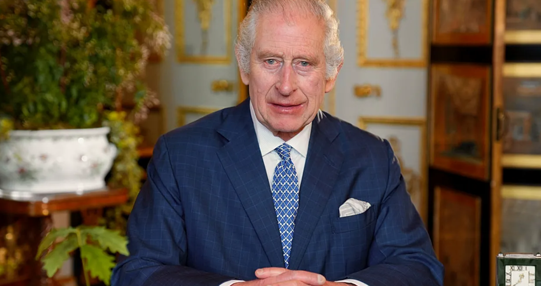 Акварель Карла III появилась в новой коллекции Burberry