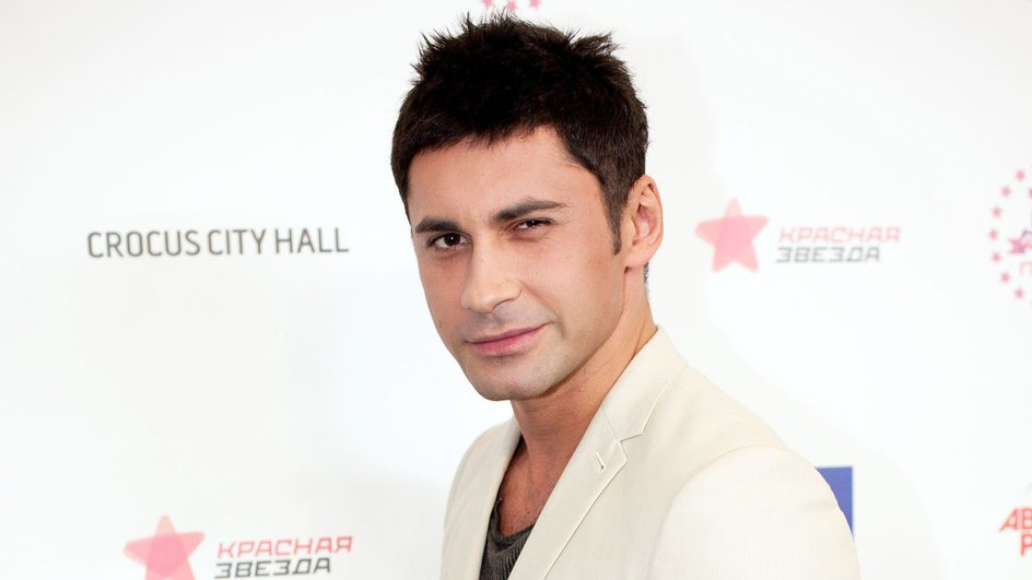 Дан Балан выступил с редким концертом и удивил публику внешним видом