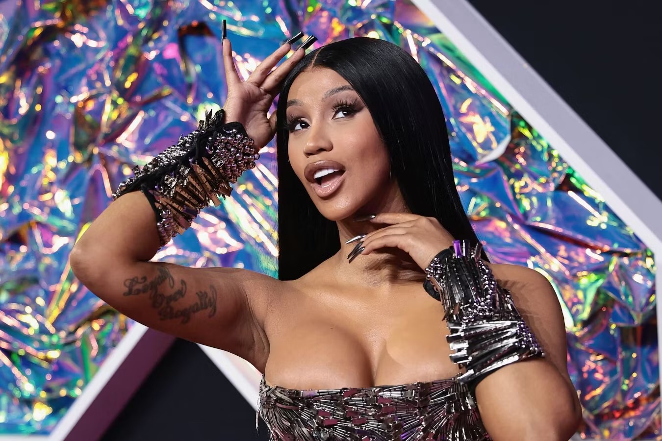 Карди Би потратит 125 тысяч долларов на «Супербоул»