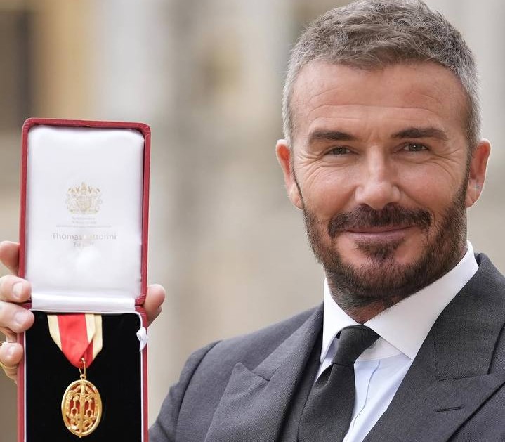 Официально: Дэвида Бекхэма посвятили в рыцари