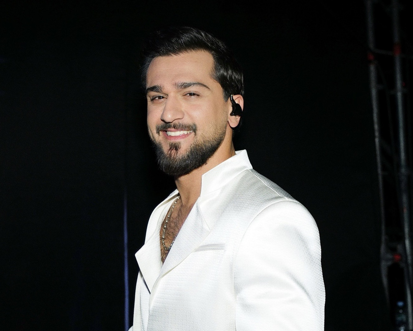 «Больше я не летаю»: JONY вспомнил свое экстремальное первое свидание