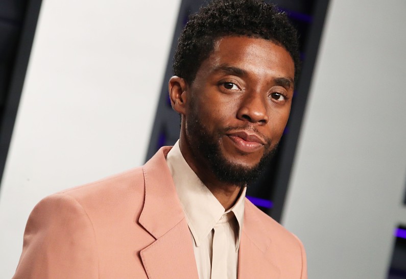 Чедвика Боузмана наградили звездой на Аллее славы