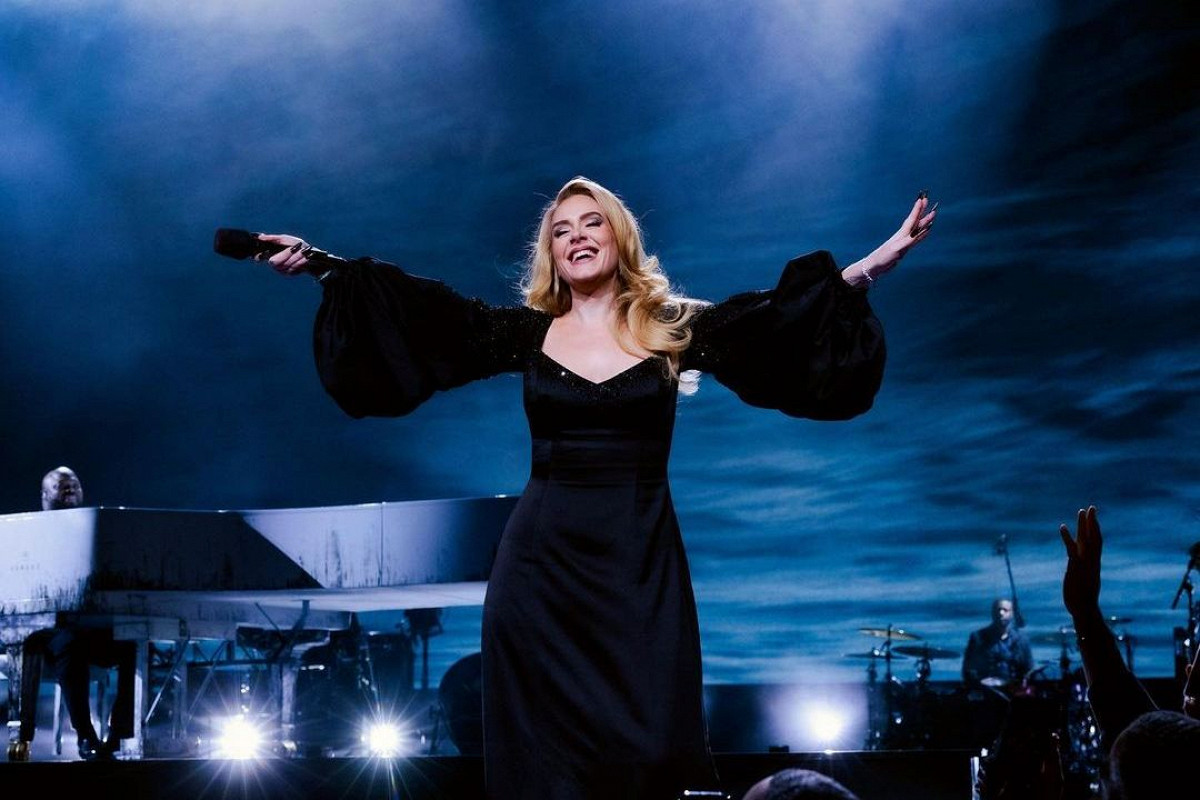 Альбом Адель стал самой продаваемой женской пластинкой в истории 