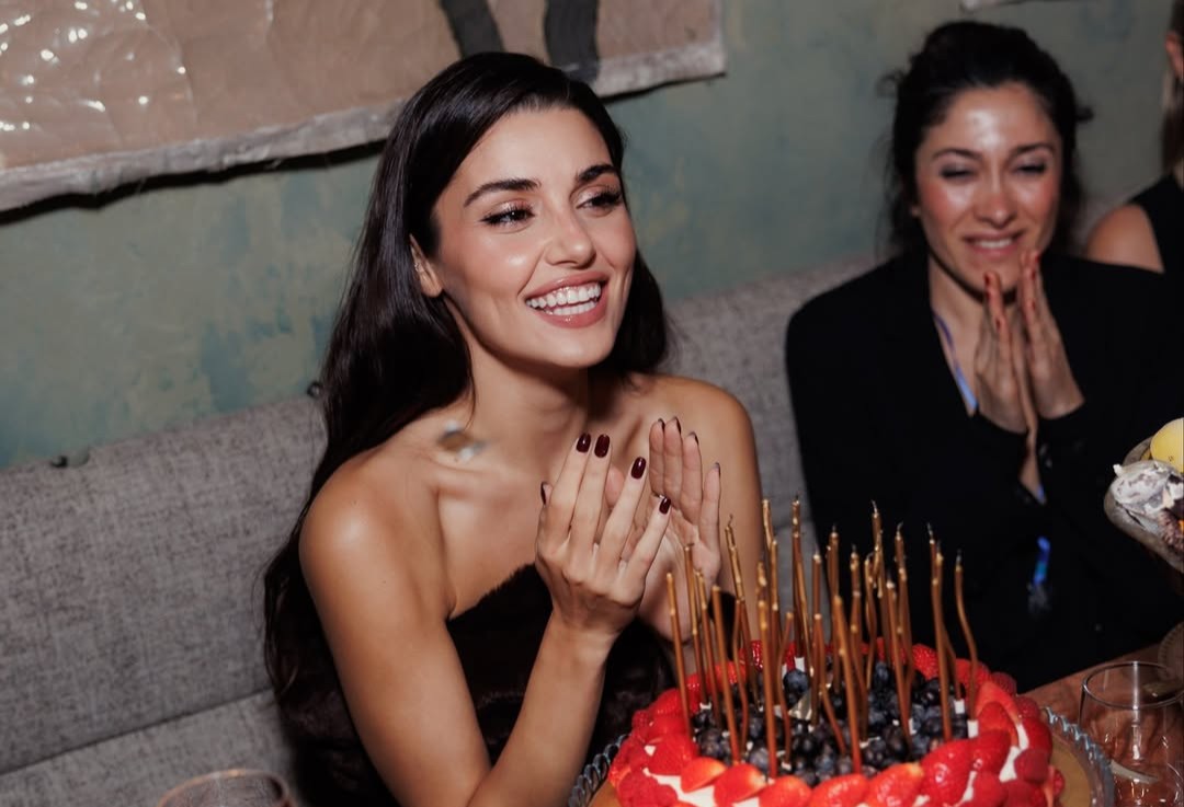 Ханде Эрчел опубликовала пост на русском языке