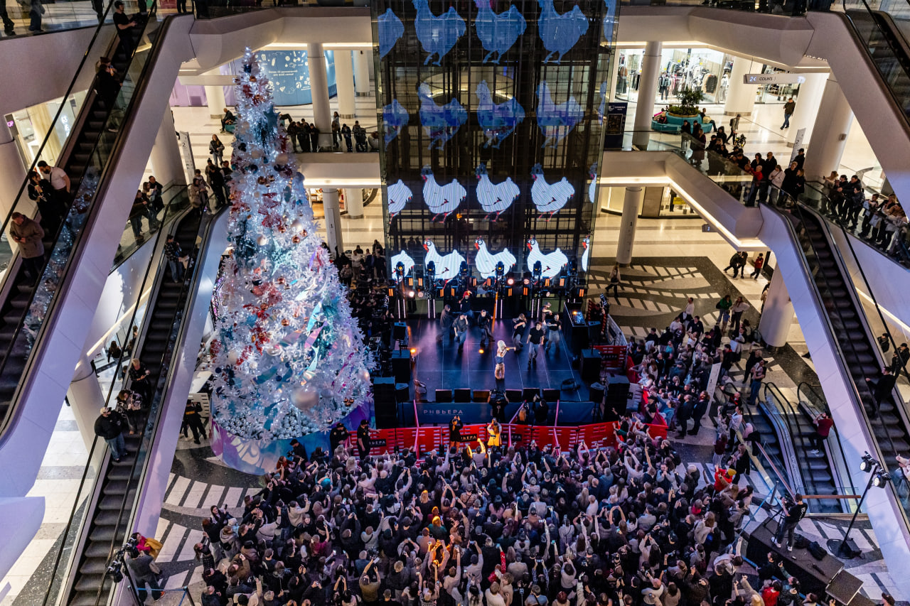 В ТРЦ «Ривьера» прошел звездный концерт «ЖАРА Lite»