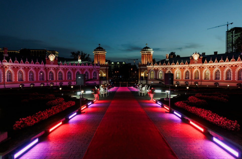 Царский прием: как прошел бал ANNA ASTI? 