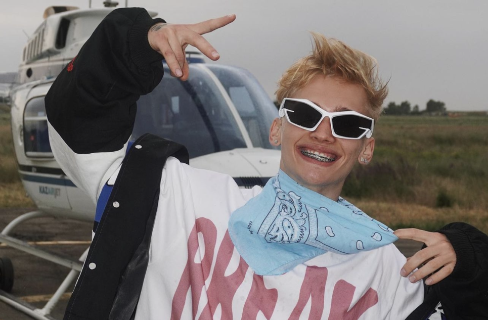 Даня Милохин покинул Россию после новостей о призыве в армию