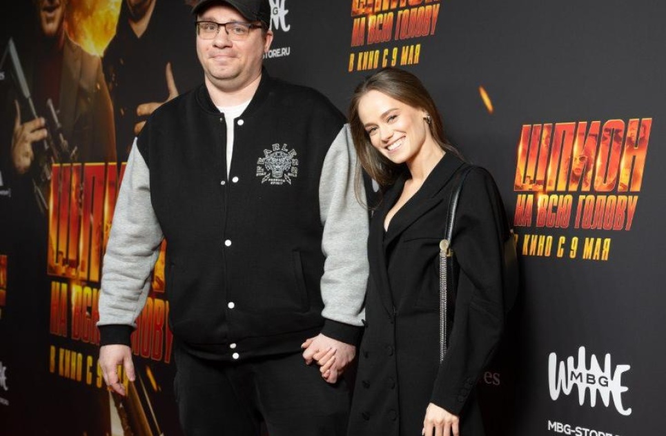 Гарик Харламов намекнул на помолвку с Катериной Ковальчук