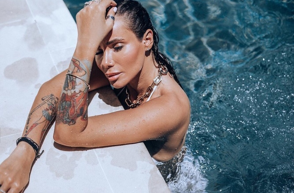 Айза-Лилуна Ай купила шикарный особняк 