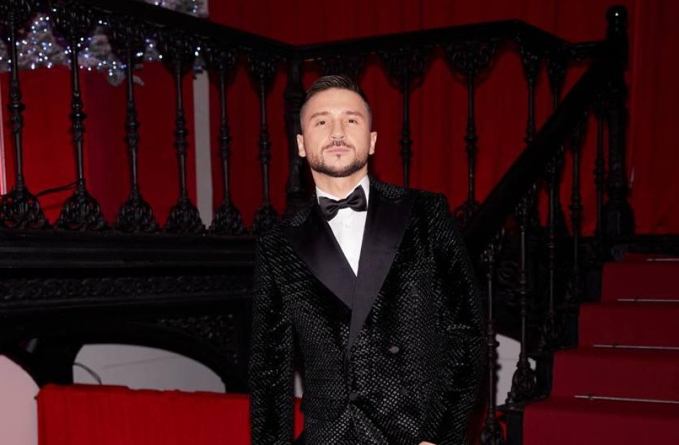 На Сергея Лазарева подали в суд