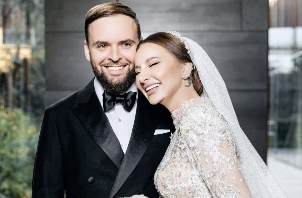 ANNA ASTI и ее супруг Станислав  Юркин отмечают годовщину свадьбы 