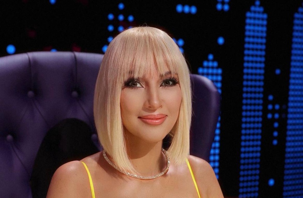 «Месяц на больничном»: Лера Кудрявцева появилась на работе с костылями