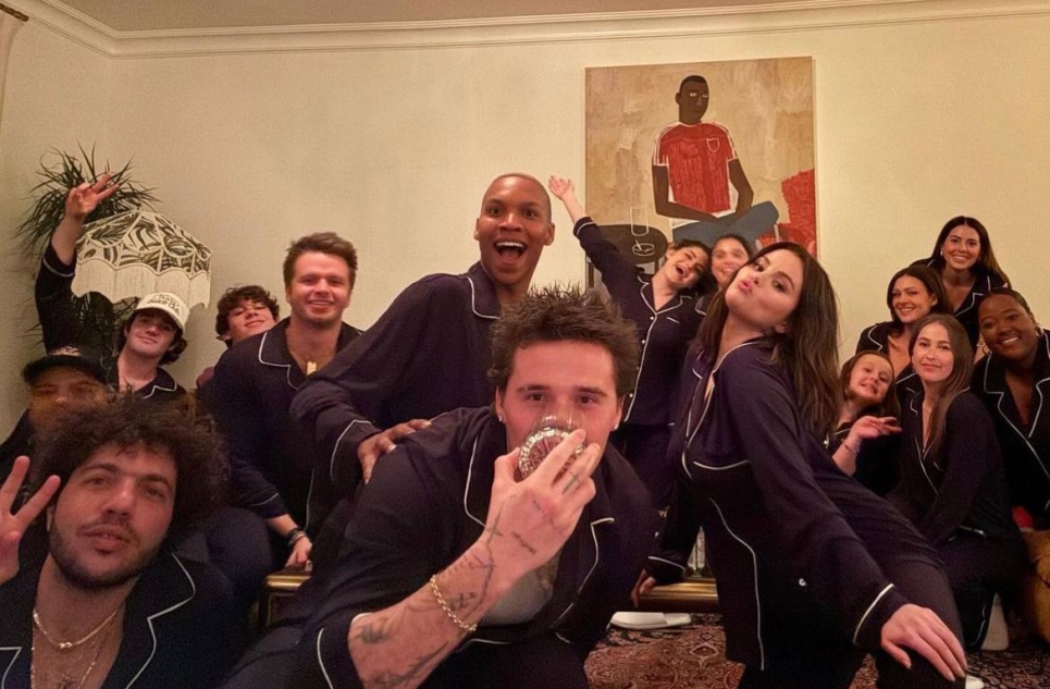 Селена Гомес устроила пижамную  вечеринку для Николы Пельтц