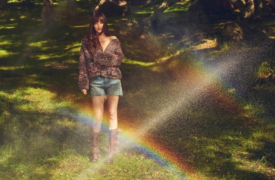 Дакота Джонсон рассказала, почему «Пятьдесят оттенков серого» сняли неудачно