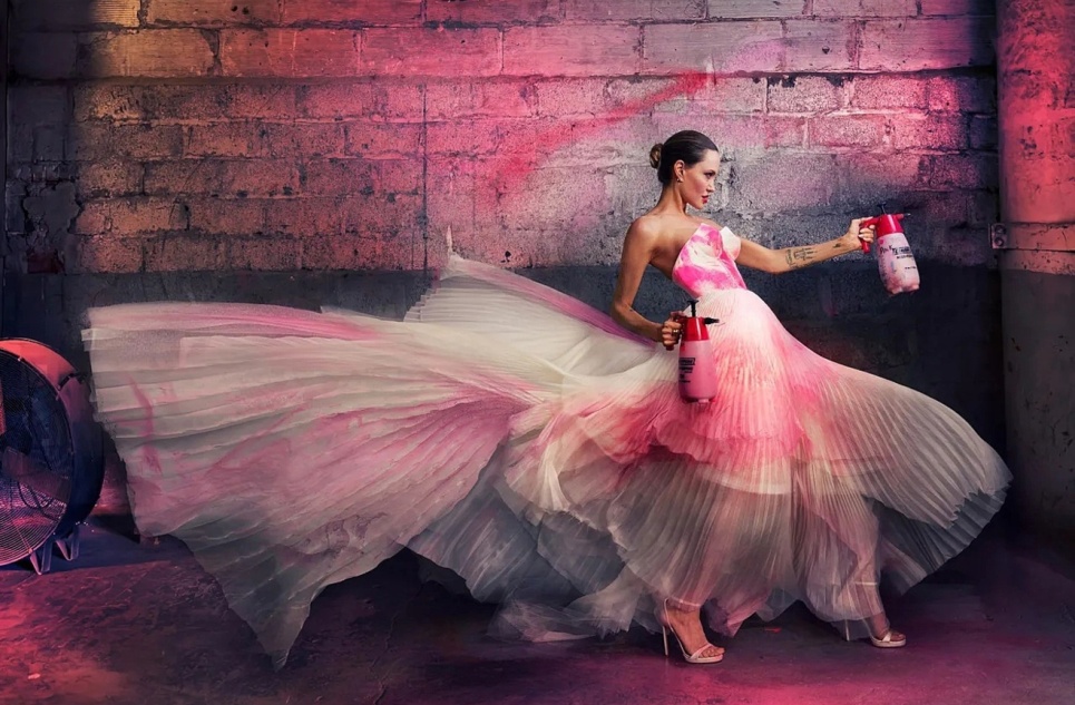 Анджелина Джоли снялась для обложки Vogue