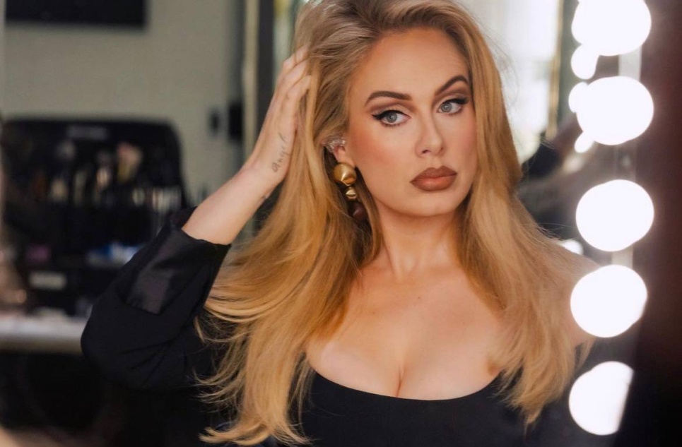 «Я ухожу на голосовой покой»: Адель покидает сцену из-за болезни