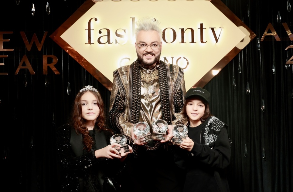 20 декабря в отеле The Carlton, Moscow прошла 12-я ежегодная премия телеканала Fashion TV Russia «Fashion New Year Awards 2022»