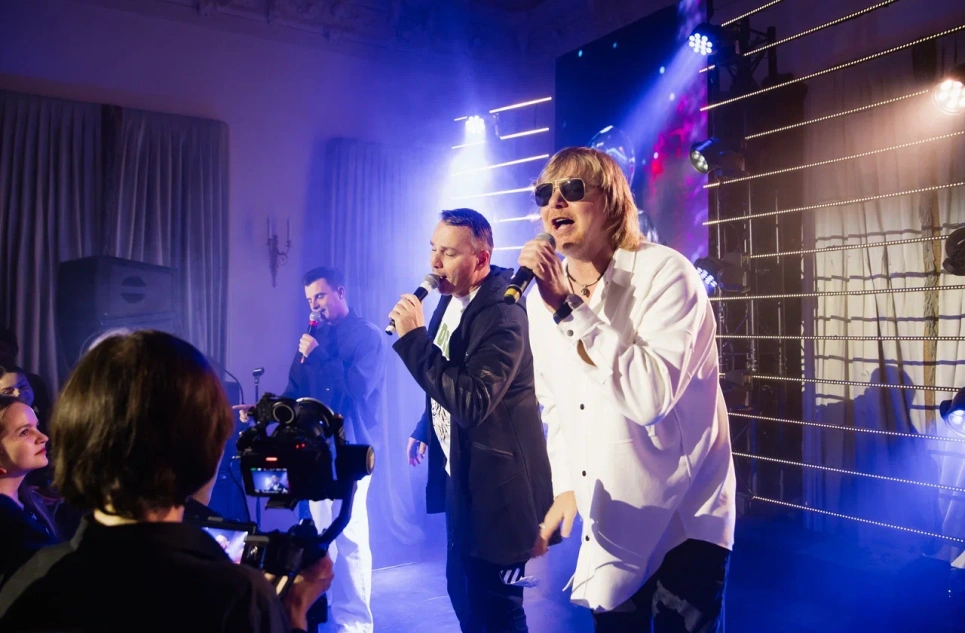 Иванушки International, Карина Кросс, Нюша и другие на вечеринке Super x VK