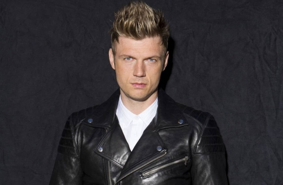 Солист Backstreet Boys Ник Картер расплакался на сцене из-за смерти брата