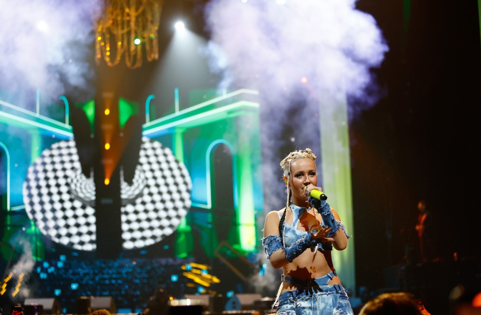 Бал, перья, билет за 10 миллионов: как прошел сольник Клавы Коки в «ЦСКА Арена» в Москве