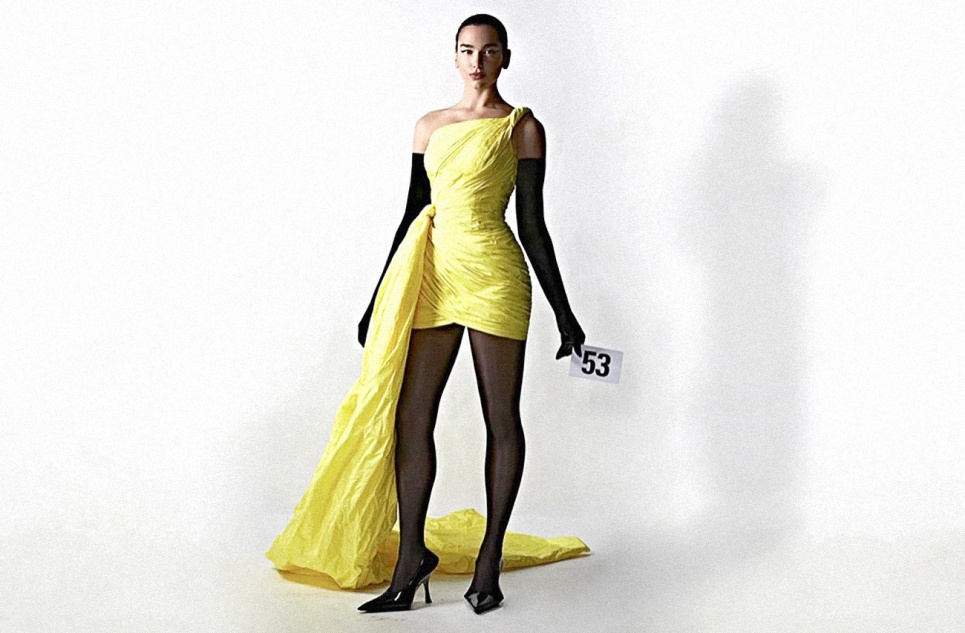 Дуа Липа на показе Balenciaga с Ким Кардашьян, Николь Кидман и другими