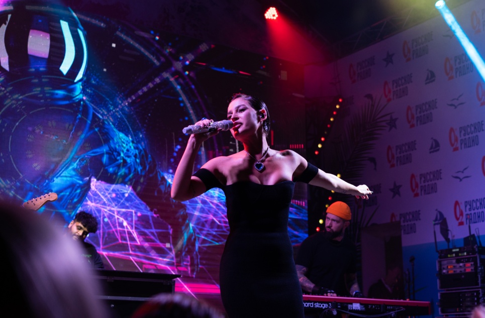 Люся Чеботина, Севиль, Мари Краймбрери и другие звездные гости на Дне Рождения «Русского Радио»