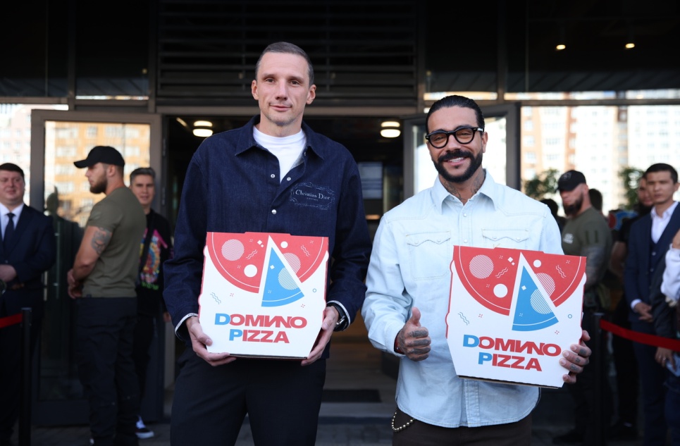 Domino’s Pizza перезапускается под брендом DOMИNO Pizza. Управлять новой сетью пиццерий будут Антон Пинский и Тимати