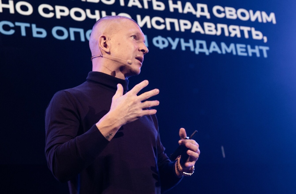 Пашу раскрыл планы BLACK STAR на Клаву Коку в 2024: «Задача, чтобы Клава вернулась агрессивно в топ чарт с песнями»