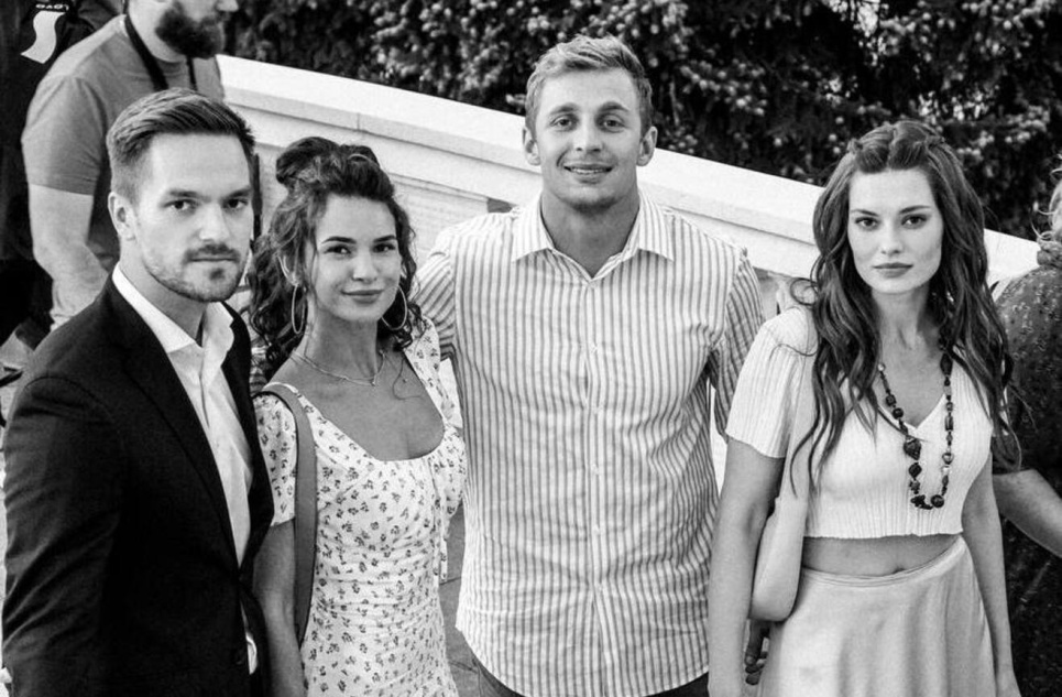 Саша Стоун снимается в русской адаптации «Постучись в мою дверь»