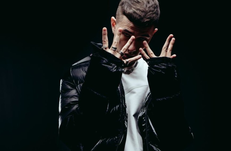 Роняет Запад. Трек рэпера OBLADAET попал в фильм от Netflix