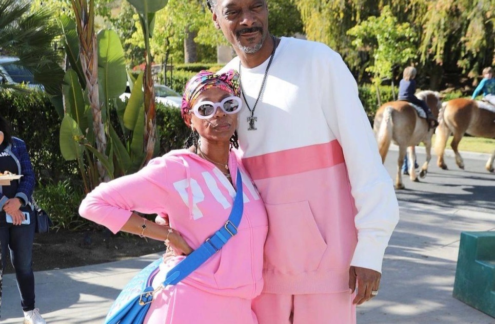 27 лет совместной жизни: Снуп Догг и Шанте Бродус отметили годовщину свадьбы