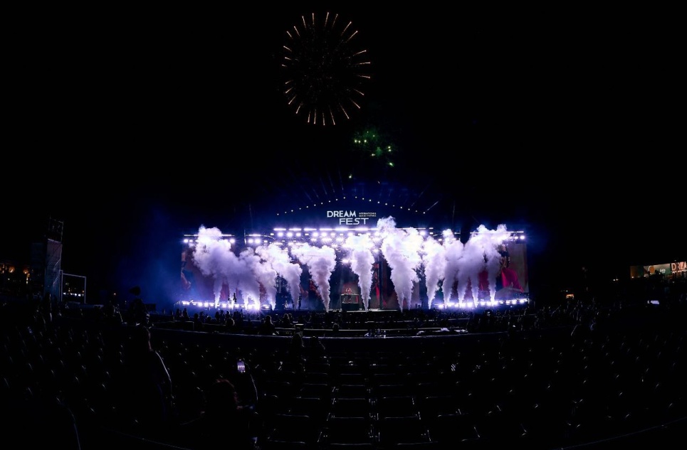 Мировая премьера и вечные шлягеры: третий день DREAM FEST