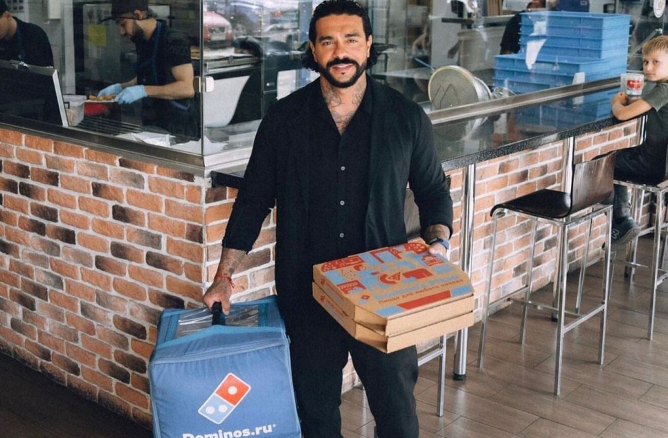 Тимати купил сеть пиццерий Domino's в России