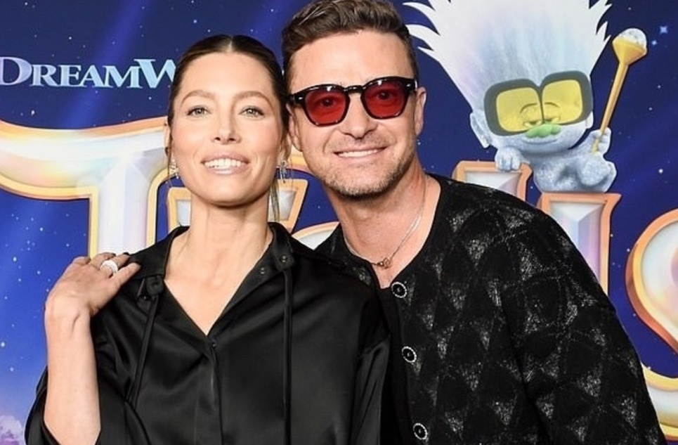 Джастин Тимберлейк впервые вышел в свет с женой после скандала с Бритни Спирс 