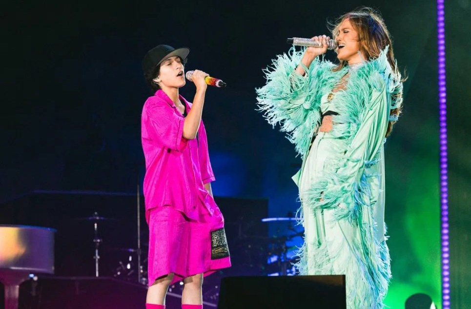 Дженнифер Лопес представила свою дочь как небинарную личность