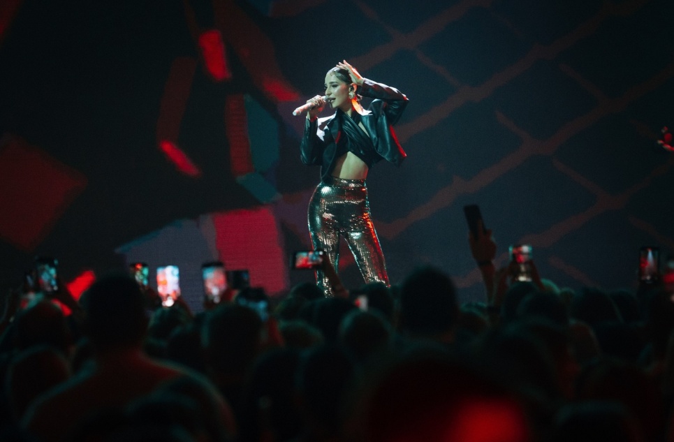 19 октября прошел трехчасовой марафон только самой свежей и стильной музыки – ЖАРА COOL FEST! Новое звучание, спецэффекты, костюмы и молодежный вайб!