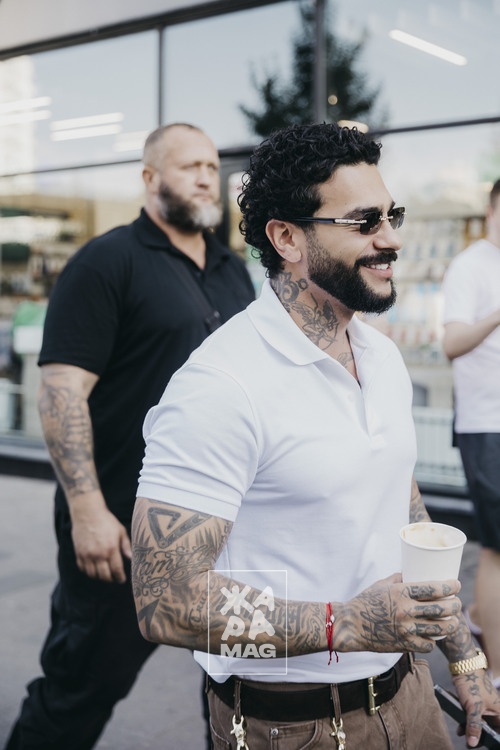 Открытие Stars Coffee Тимати и Антона Пинского 1