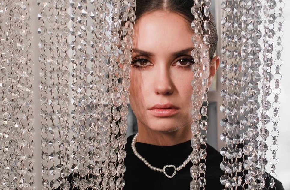 Агата Муцениеце призналась, сколько тратит на косметику