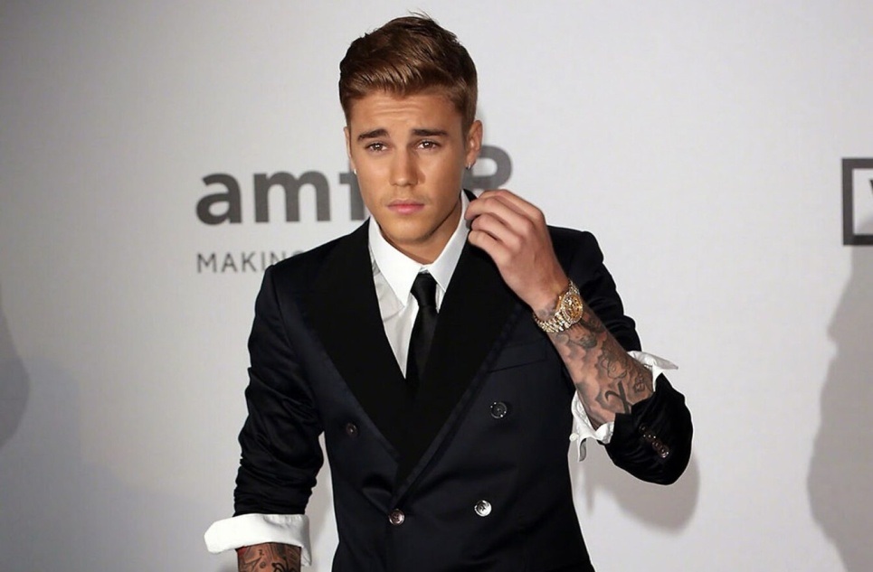 H&M продает мерч с Джастином Бибером без его согласия