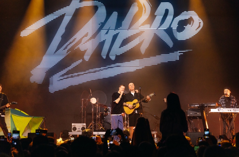 «Пусть флаг Dabro будет поднят в каждом доме!» Группа Dabro отыграла большой сольник в Москве