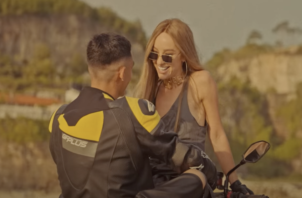 Мари Краймбрери показала своего парня  в новом клипе? 